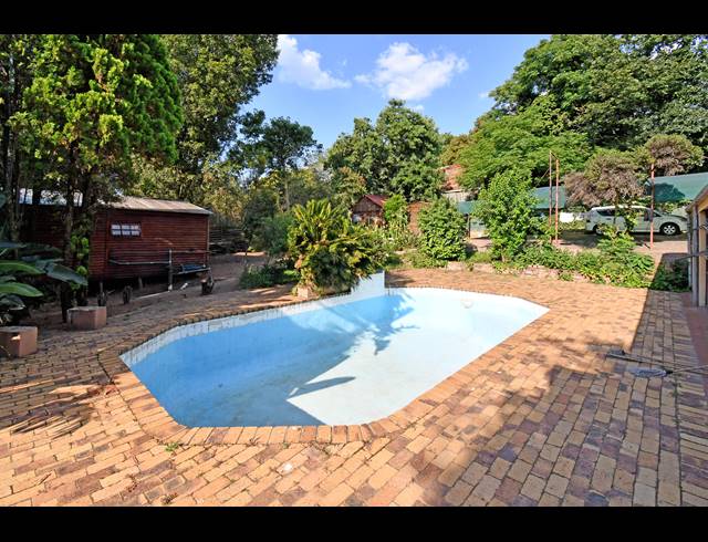 12 BEDROOM HOUSE FOR SALE IN FERNDALE